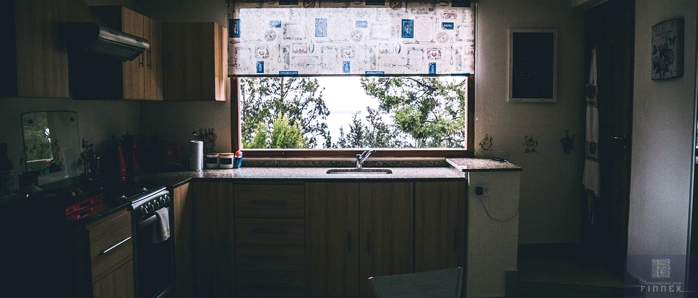 Римские шторы: элегантность и универсальность в интерьере
