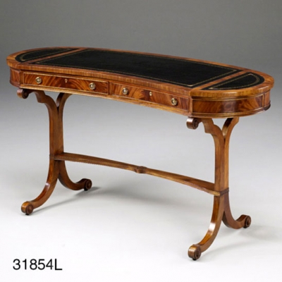 Стол письменный с ручной резьбой